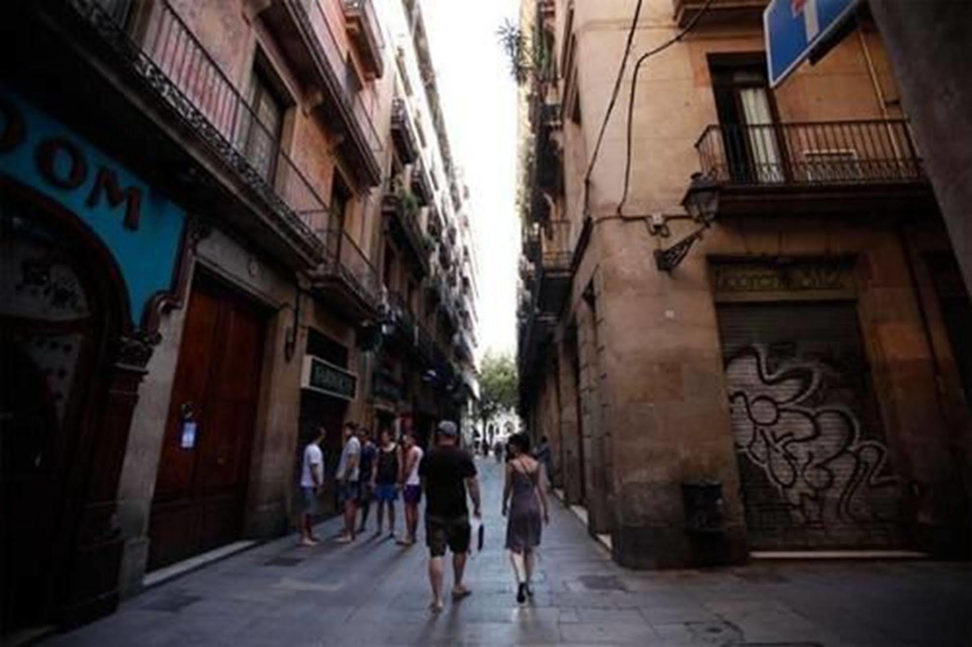 L'Escudellers By The Streets Apartment Barcelona Luaran gambar