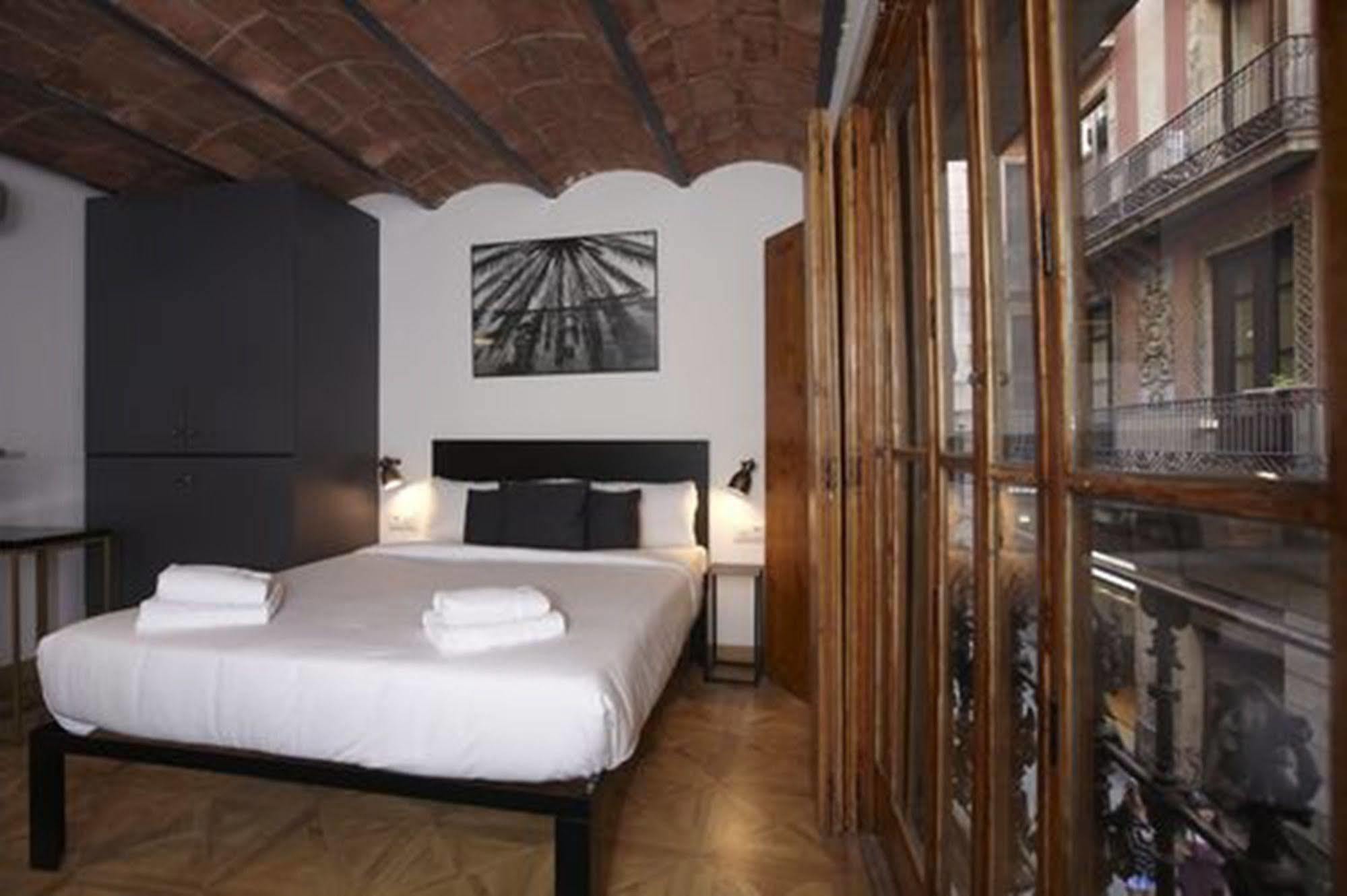 L'Escudellers By The Streets Apartment Barcelona Luaran gambar